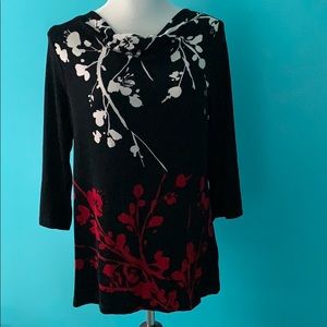 Chicos Travelers tunic top, size 1, blk/red floral